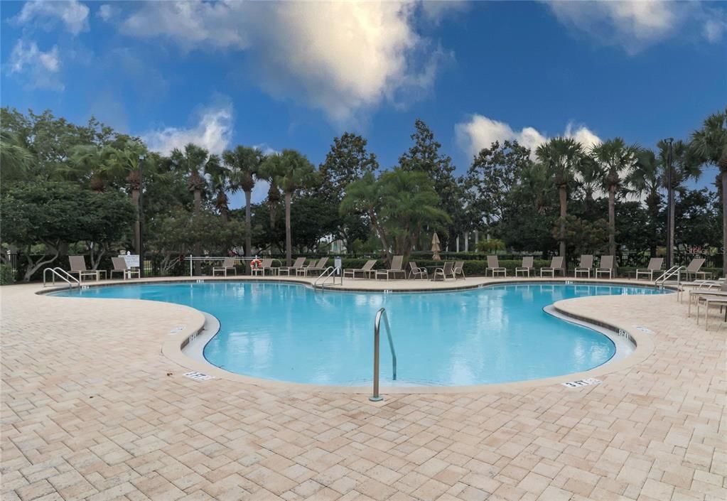For Sale: $324,900 (2 beds, 2 baths, 1228 Square Feet)