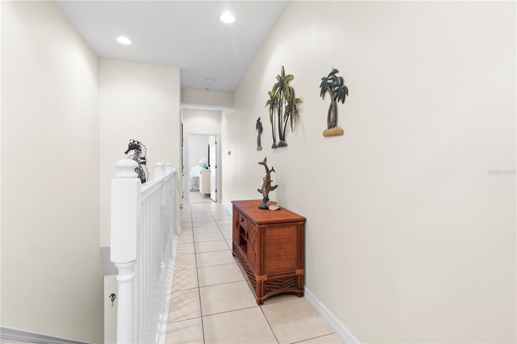 For Sale: $324,900 (2 beds, 2 baths, 1228 Square Feet)