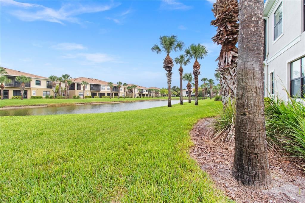For Sale: $324,900 (2 beds, 2 baths, 1228 Square Feet)