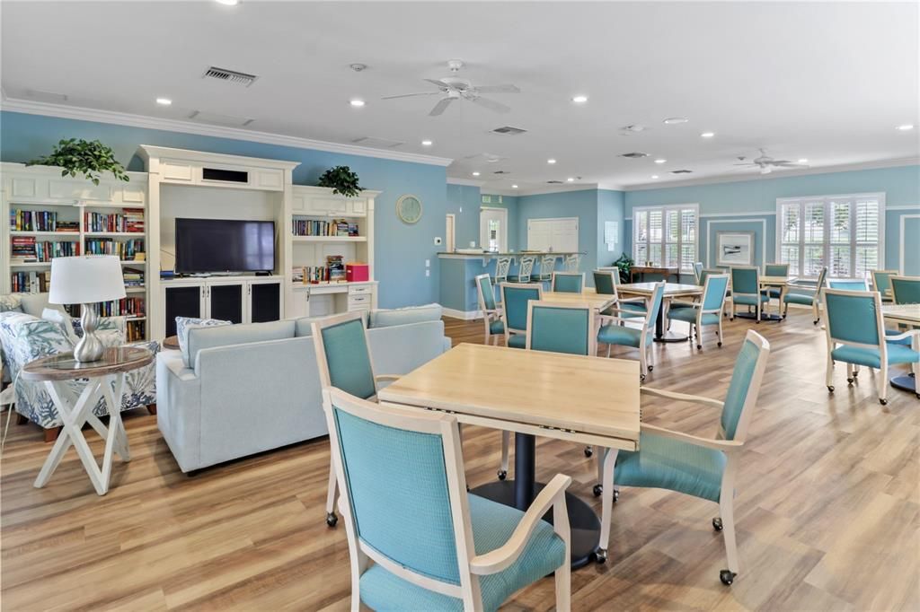 For Sale: $324,900 (2 beds, 2 baths, 1228 Square Feet)