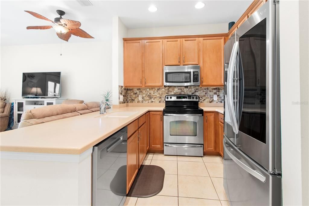 For Sale: $324,900 (2 beds, 2 baths, 1228 Square Feet)