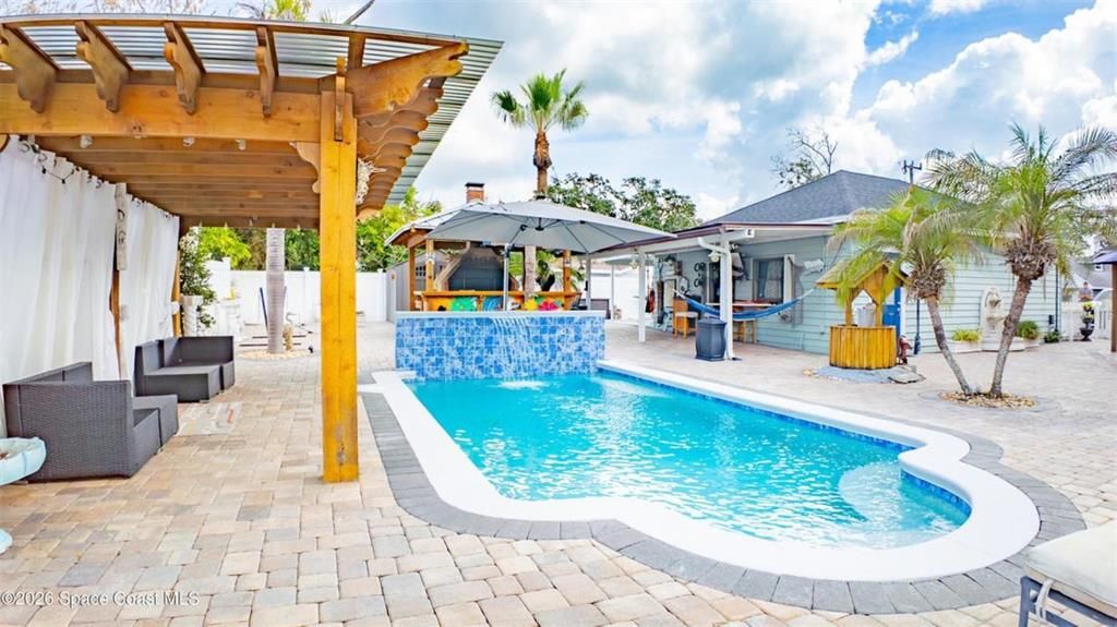 En Venta: $1,050,000 (4 camas, 2 baños, 2388 Pies cuadrados)