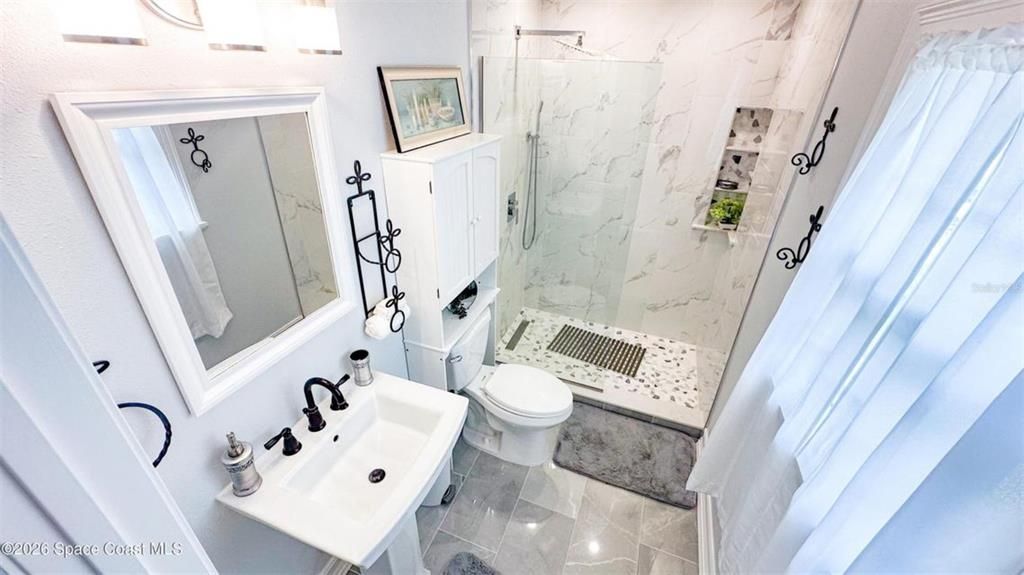 En Venta: $1,050,000 (4 camas, 2 baños, 2388 Pies cuadrados)