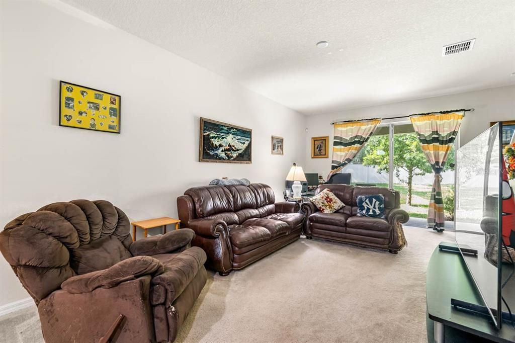 For Sale: $230,000 (3 beds, 2 baths, 1536 Square Feet)