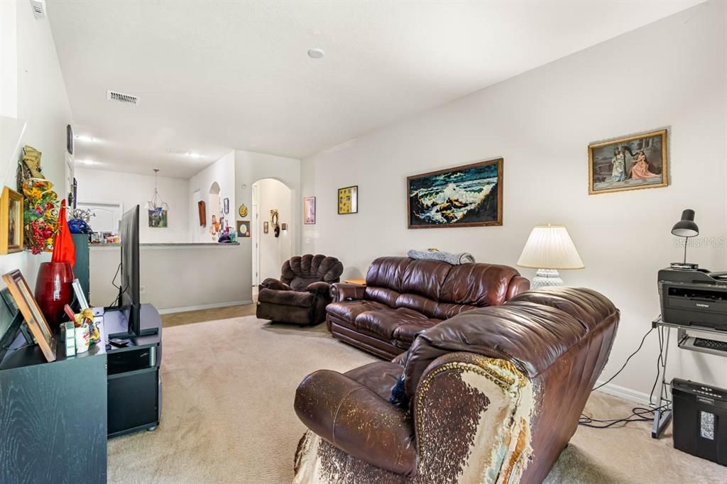 For Sale: $230,000 (3 beds, 2 baths, 1536 Square Feet)