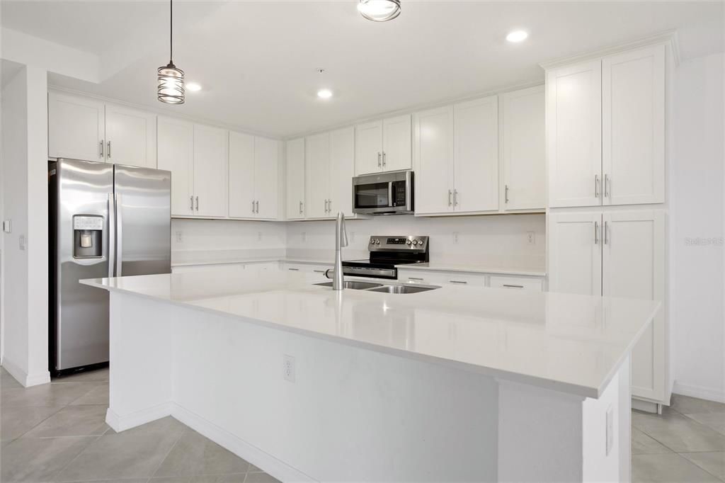 For Sale: $249,900 (2 beds, 2 baths, 1154 Square Feet)