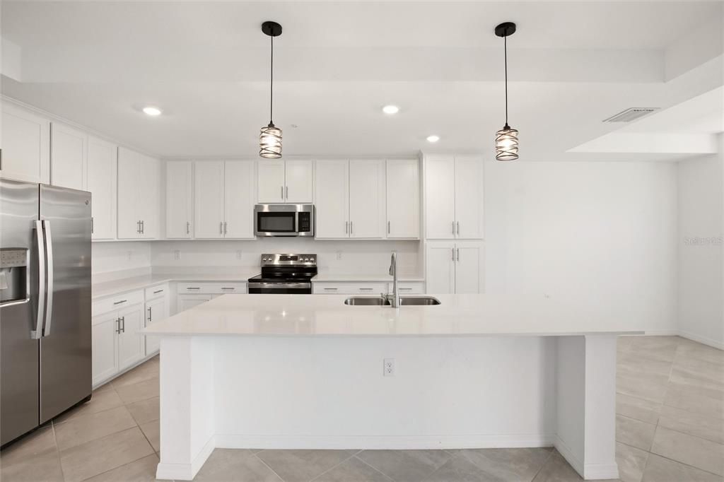For Sale: $249,900 (2 beds, 2 baths, 1154 Square Feet)