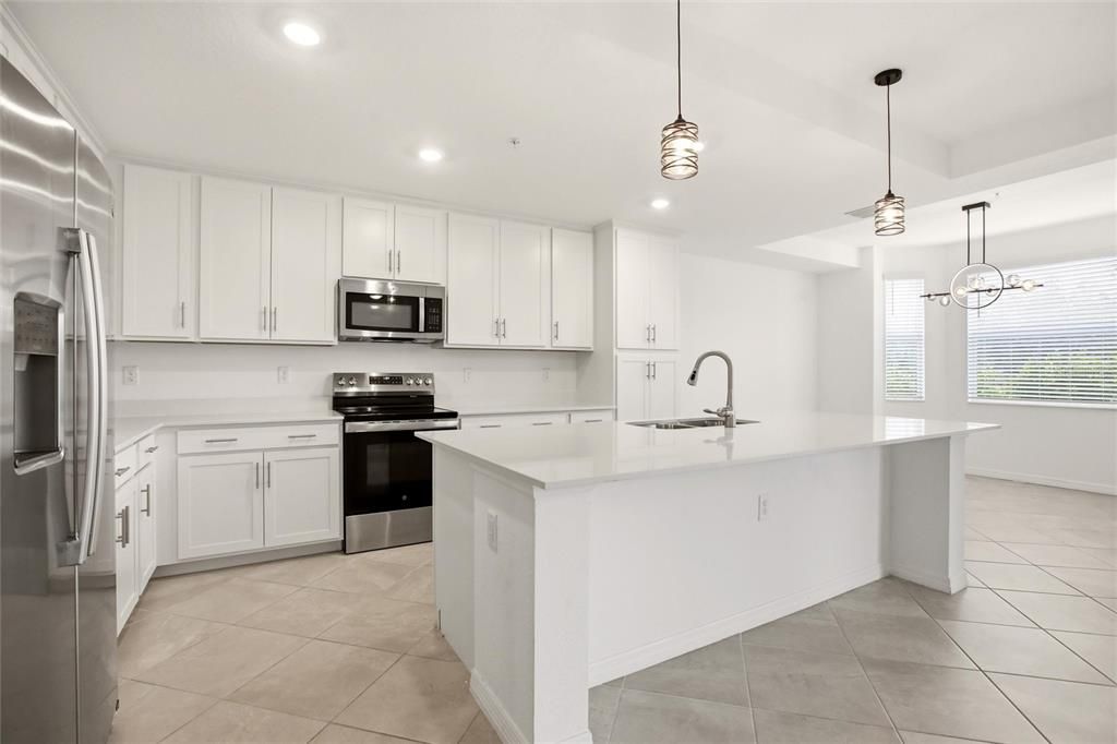 For Sale: $249,900 (2 beds, 2 baths, 1154 Square Feet)