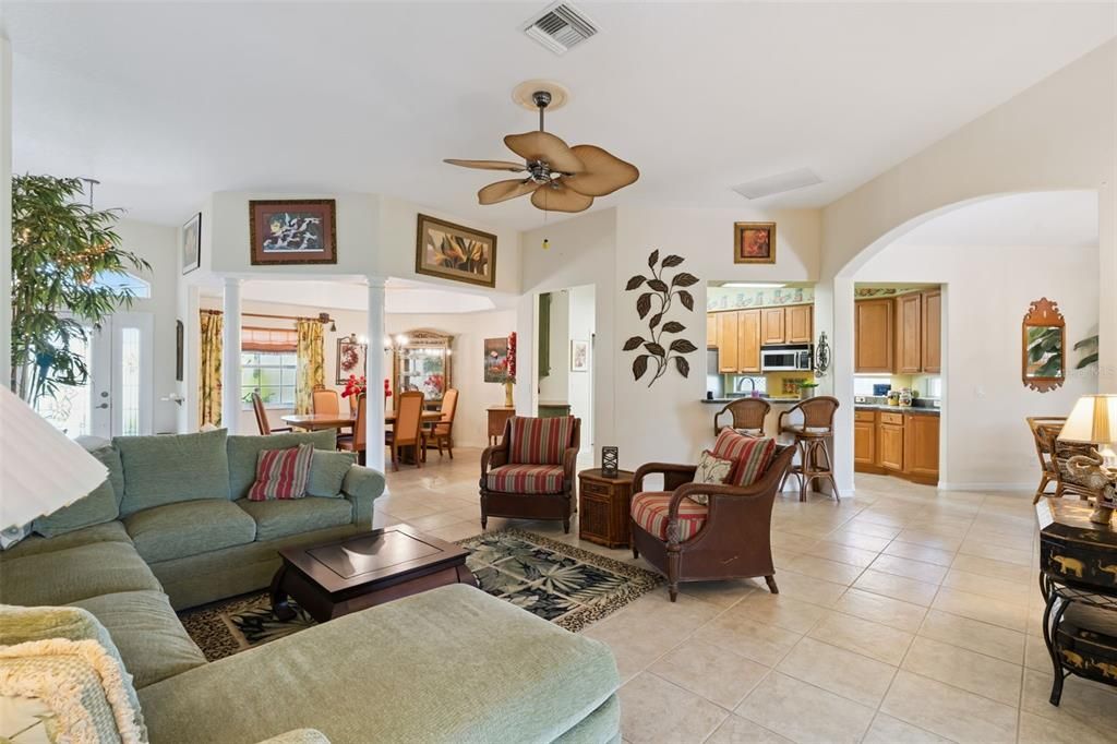 For Sale: $359,000 (3 beds, 2 baths, 2333 Square Feet)