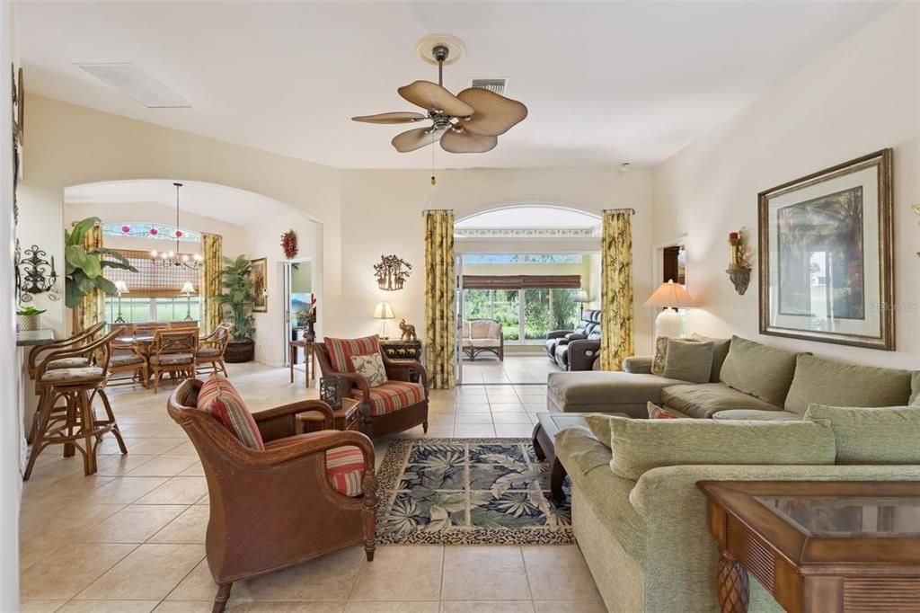 For Sale: $359,000 (3 beds, 2 baths, 2333 Square Feet)