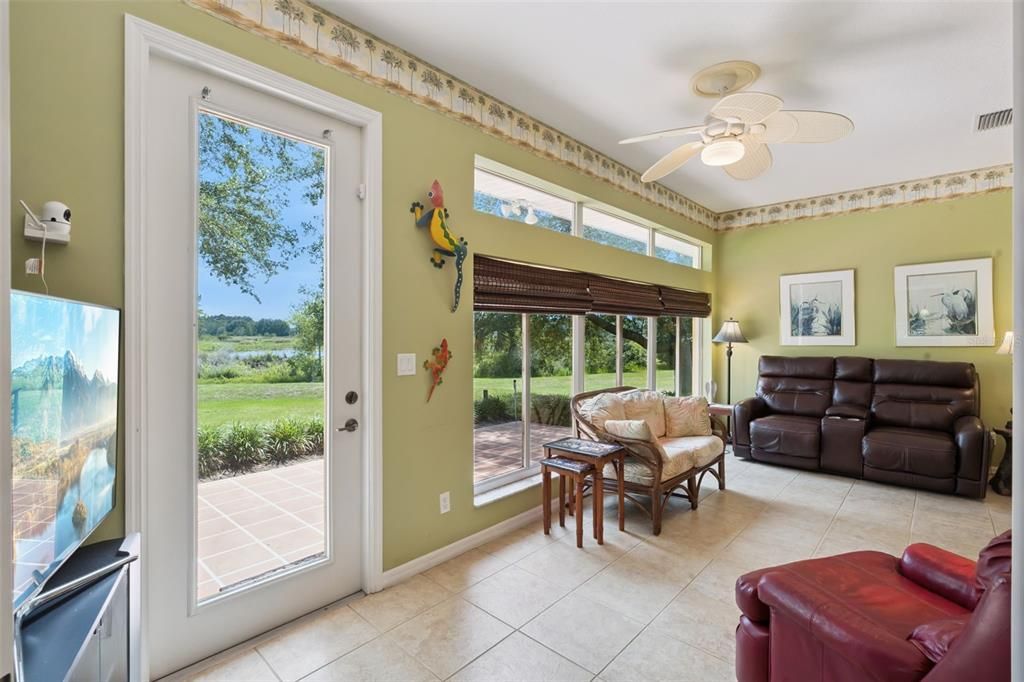 For Sale: $359,000 (3 beds, 2 baths, 2333 Square Feet)