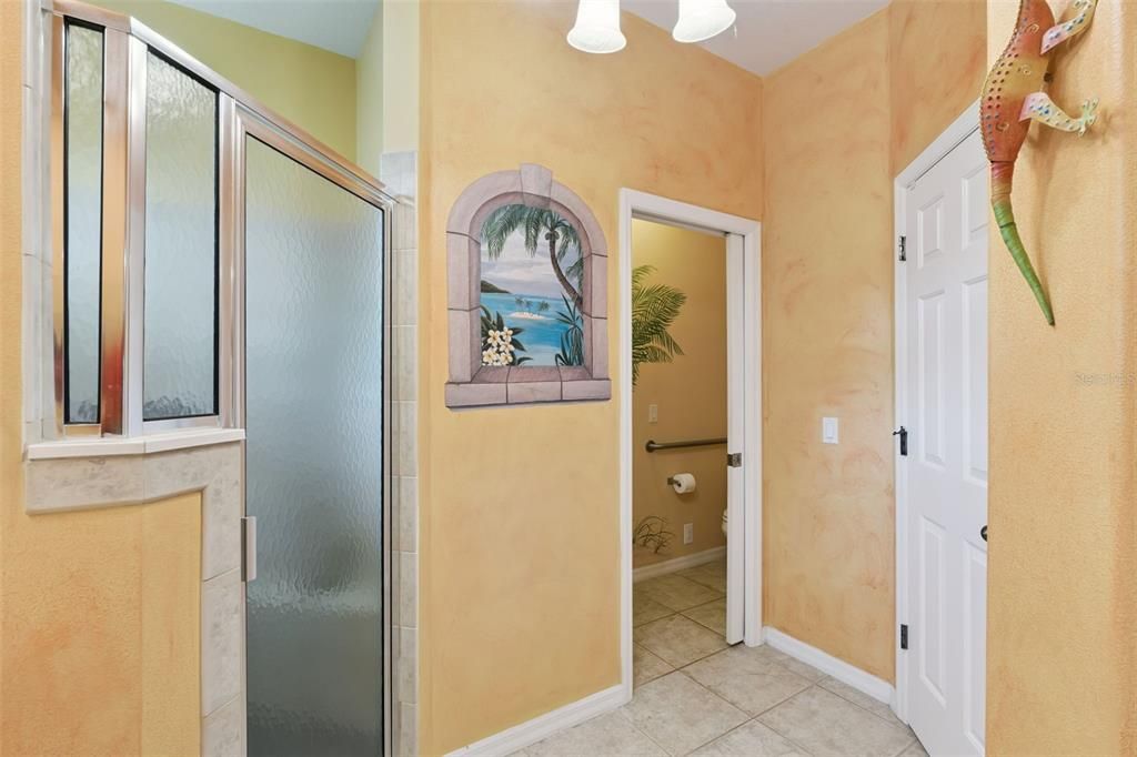 For Sale: $359,000 (3 beds, 2 baths, 2333 Square Feet)