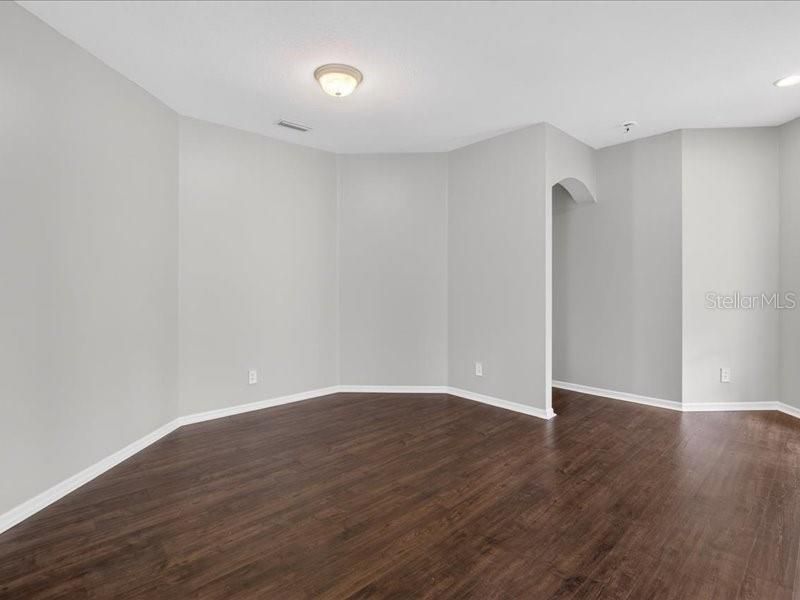 En Venta: $365,000 (3 camas, 2 baños, 1960 Pies cuadrados)