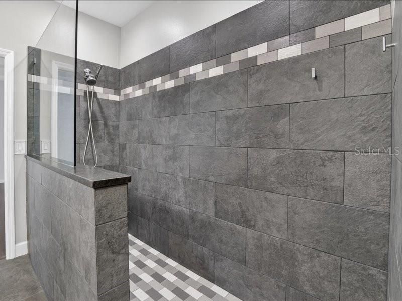 En Venta: $365,000 (3 camas, 2 baños, 1960 Pies cuadrados)