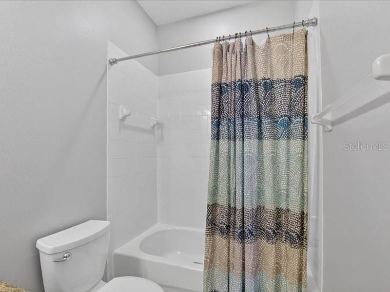En Venta: $365,000 (3 camas, 2 baños, 1960 Pies cuadrados)