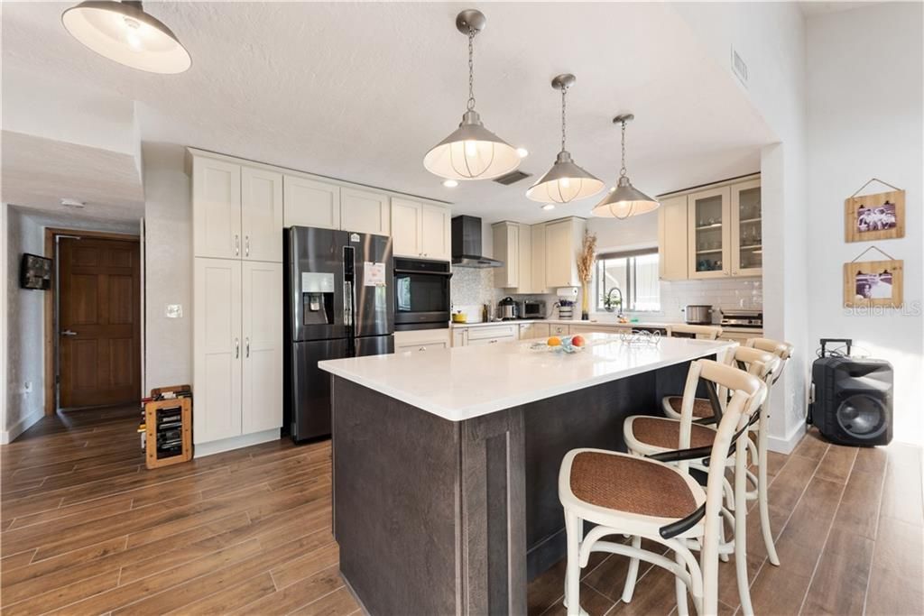 В аренду: $4,350 (4 спален, 2 ванн, 2374 Квадратных фут)