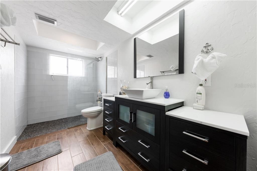В аренду: $4,350 (4 спален, 2 ванн, 2374 Квадратных фут)