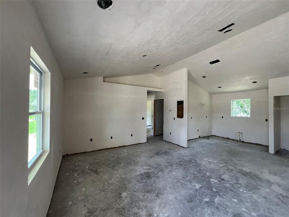 For Rent: $1,375 (2 beds, 1 baths, 800 Square Feet)