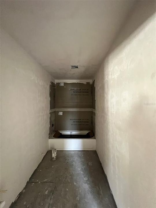 For Rent: $1,375 (2 beds, 1 baths, 800 Square Feet)