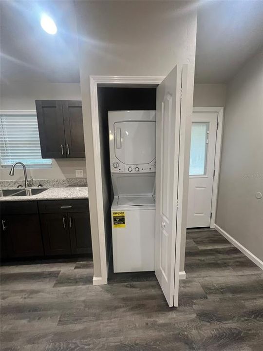 For Rent: $1,375 (2 beds, 1 baths, 800 Square Feet)