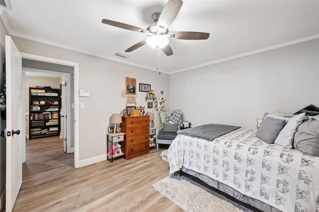 На продажу: $375,000 (4 спален, 2 ванн, 1512 Квадратных фут)
