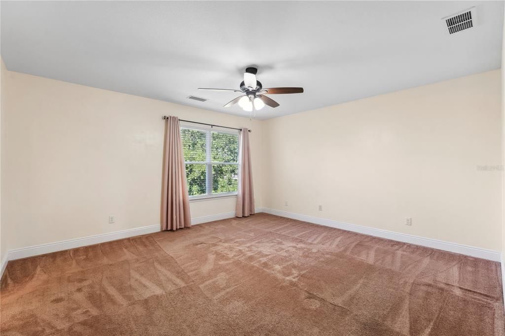 For Rent: $2,100 (3 beds, 2 baths, 1578 Square Feet)