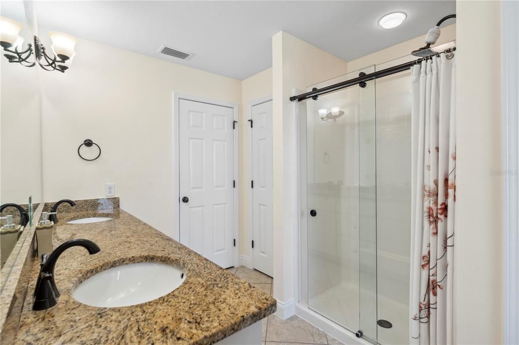 For Rent: $2,100 (3 beds, 2 baths, 1578 Square Feet)