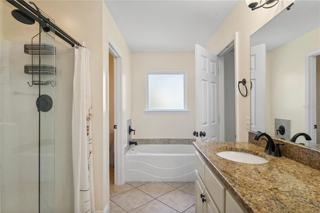 For Rent: $2,100 (3 beds, 2 baths, 1578 Square Feet)