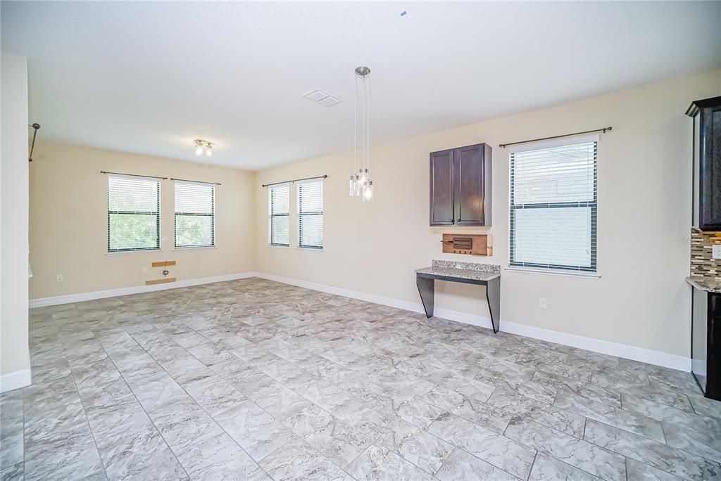 For Sale: $615,000 (4 beds, 3 baths, 2490 Square Feet)