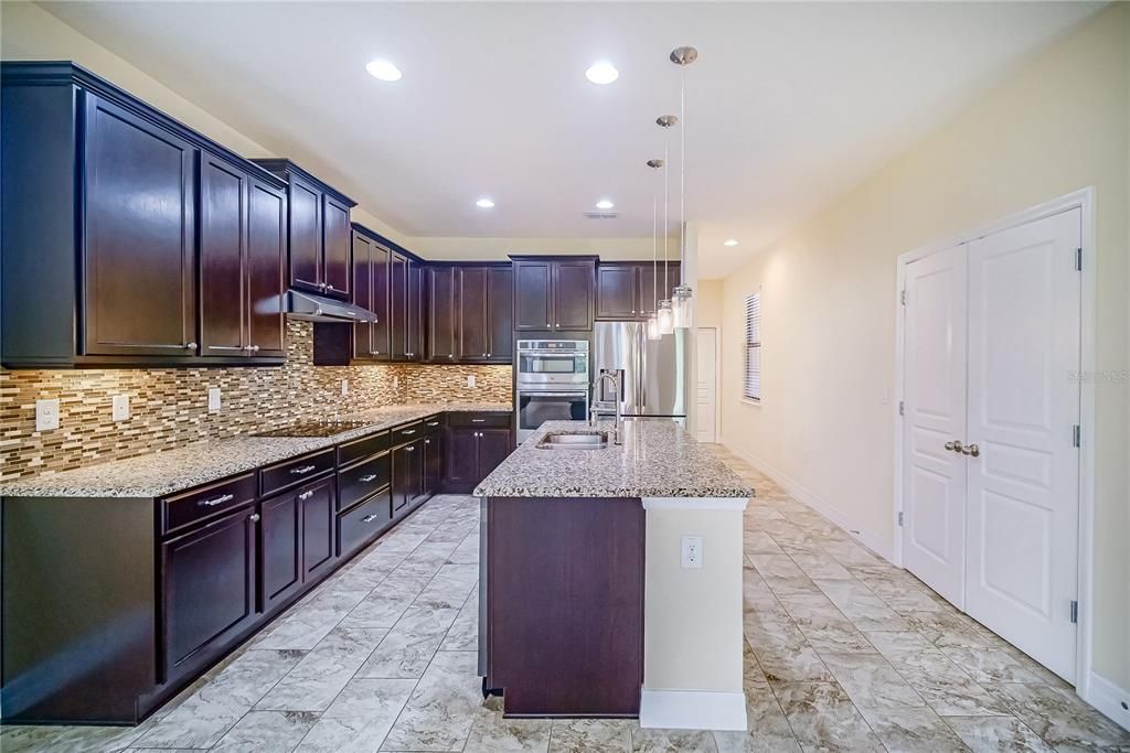 For Sale: $615,000 (4 beds, 3 baths, 2490 Square Feet)