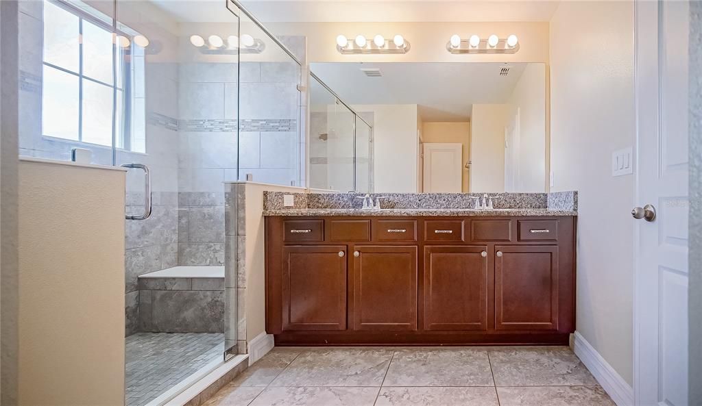 For Sale: $615,000 (4 beds, 3 baths, 2490 Square Feet)