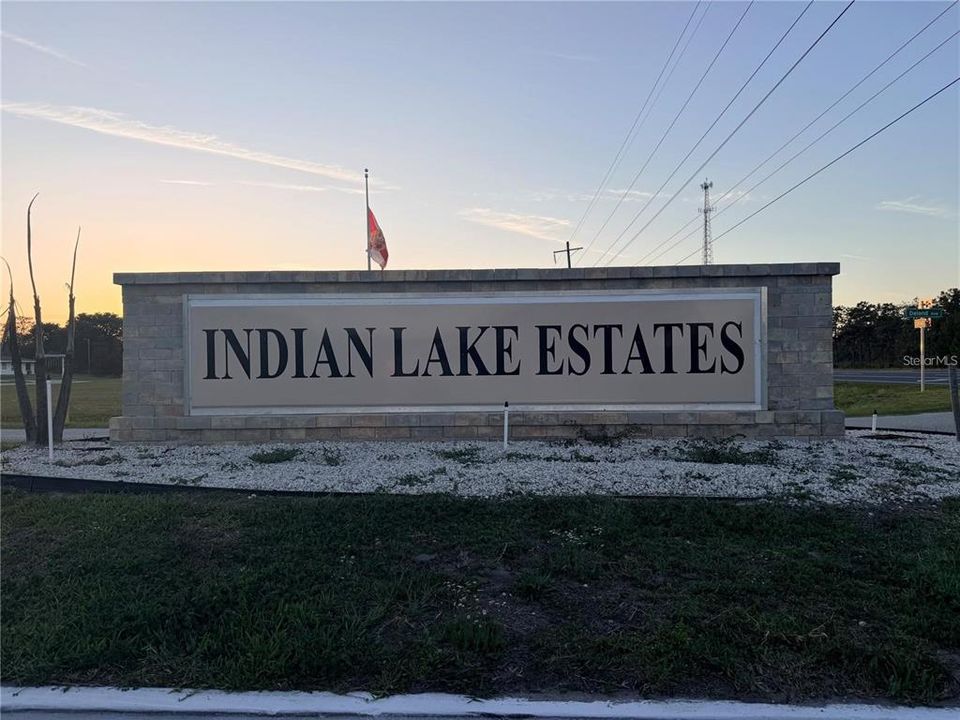 En Venta: $14,000 (0.50 acres)