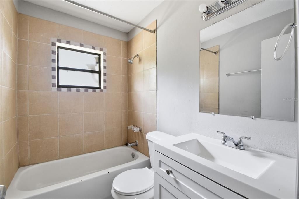 En Venta: $309,999 (3 camas, 1 baños, 1056 Pies cuadrados)
