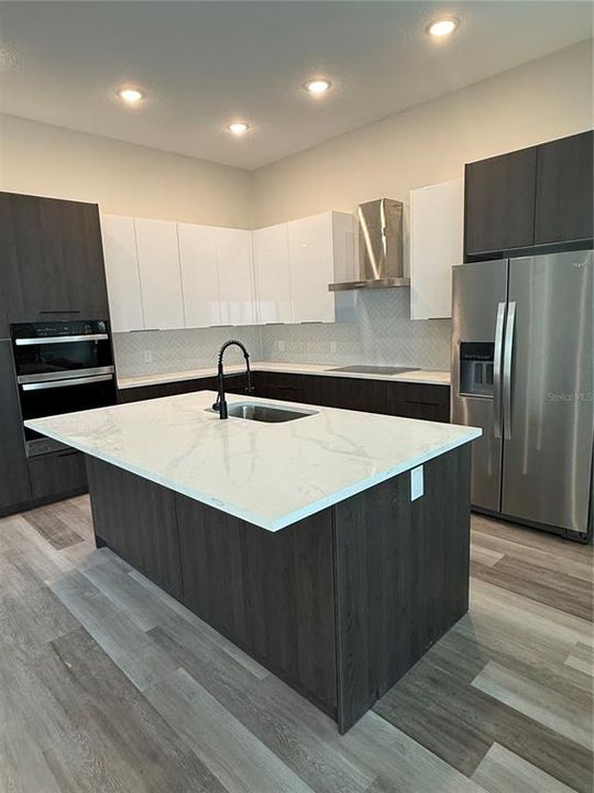 En Venta: $1,195,000 (6 camas, 6 baños, 3566 Pies cuadrados)