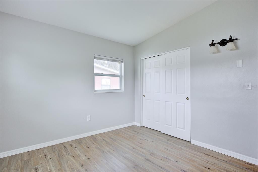 For Sale: $239,000 (4 beds, 2 baths, 1400 Square Feet)