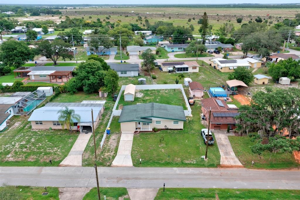 For Sale: $239,000 (4 beds, 2 baths, 1400 Square Feet)