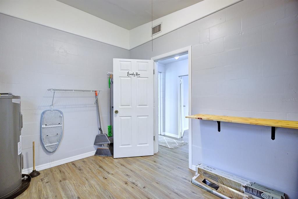 For Sale: $239,000 (4 beds, 2 baths, 1400 Square Feet)