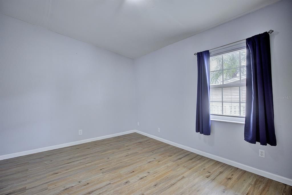 For Sale: $239,000 (4 beds, 2 baths, 1400 Square Feet)