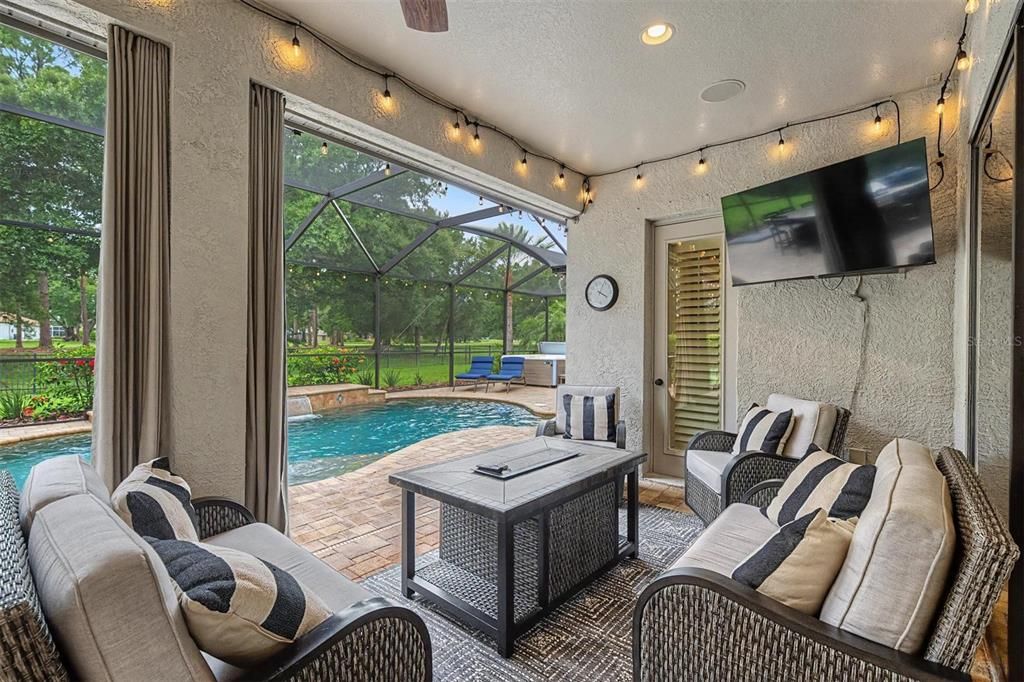 For Sale: $1,275,000 (5 beds, 3 baths, 3672 Square Feet)