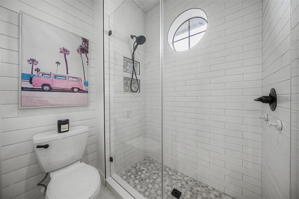 For Sale: $1,275,000 (5 beds, 3 baths, 3672 Square Feet)