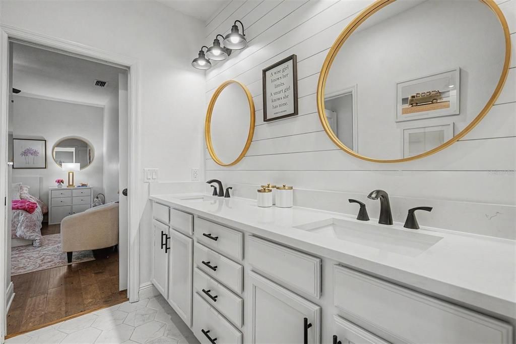 For Sale: $1,275,000 (5 beds, 3 baths, 3672 Square Feet)
