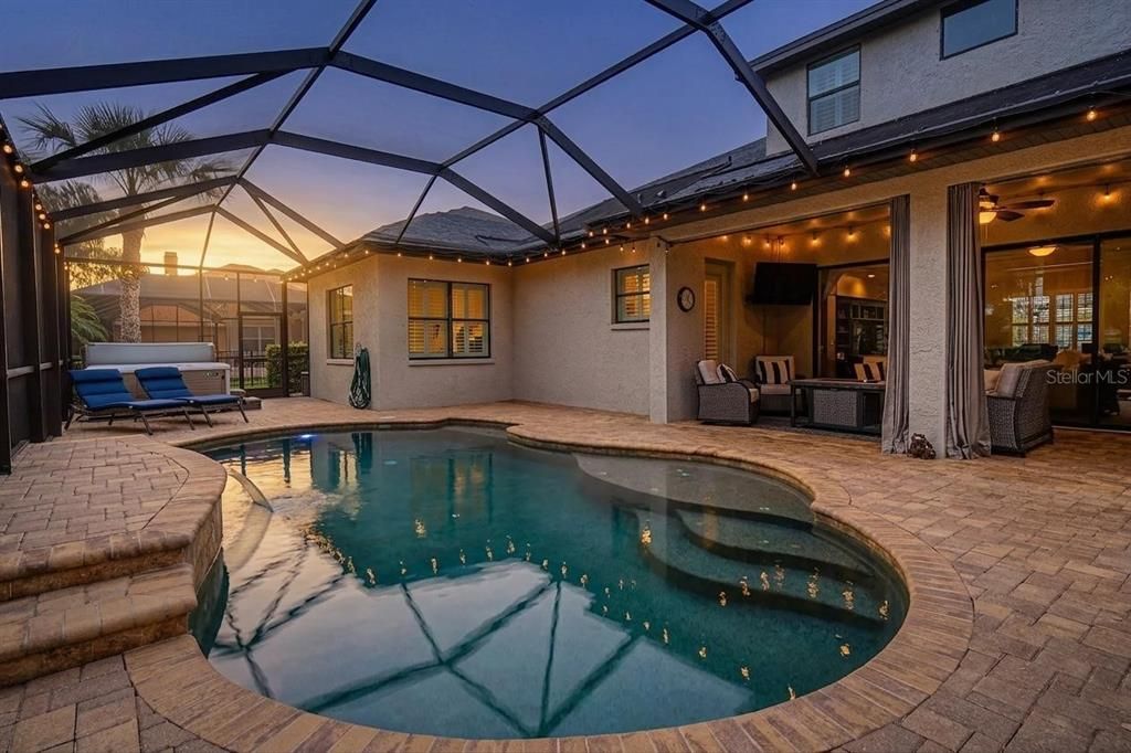 For Sale: $1,275,000 (5 beds, 3 baths, 3672 Square Feet)