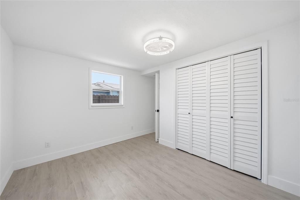 На продажу: $299,990 (3 спален, 2 ванн, 1252 Квадратных фут)