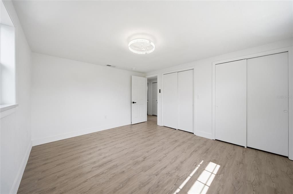 На продажу: $299,990 (3 спален, 2 ванн, 1252 Квадратных фут)