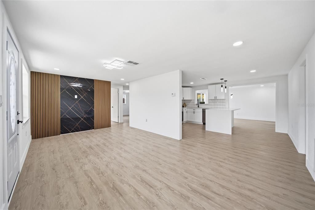 На продажу: $299,990 (3 спален, 2 ванн, 1252 Квадратных фут)