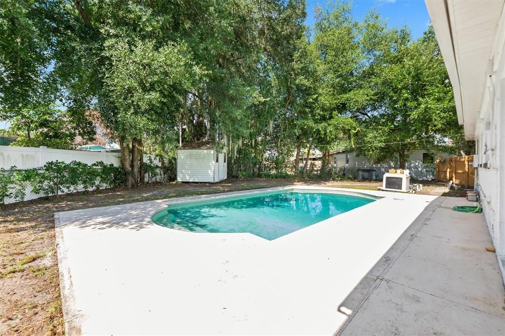Active With Contract: $275,000 (3 beds, 1 baths, 1138 Square Feet)