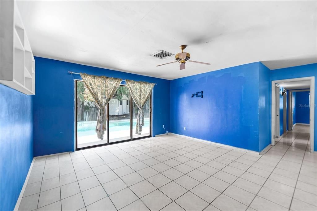 Active With Contract: $275,000 (3 beds, 1 baths, 1138 Square Feet)