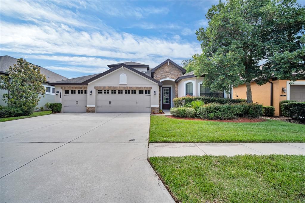 For Sale: $500,000 (4 beds, 3 baths, 2475 Square Feet)