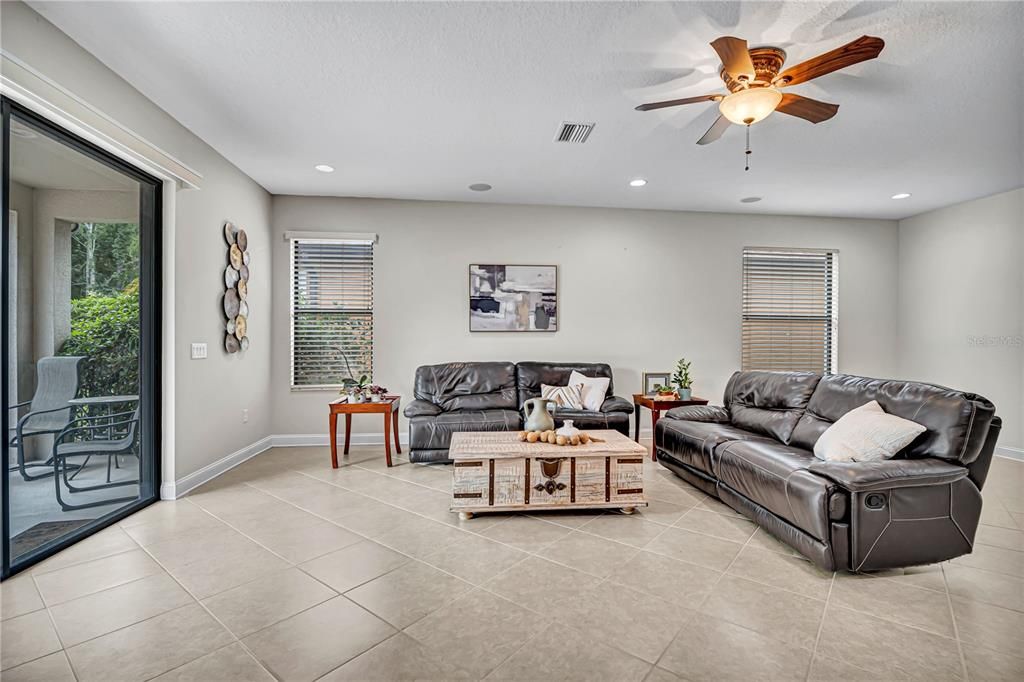 For Sale: $500,000 (4 beds, 3 baths, 2475 Square Feet)