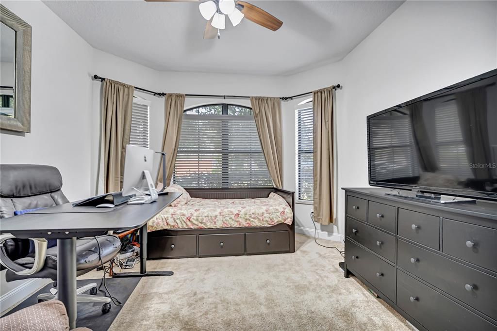 For Sale: $500,000 (4 beds, 3 baths, 2475 Square Feet)